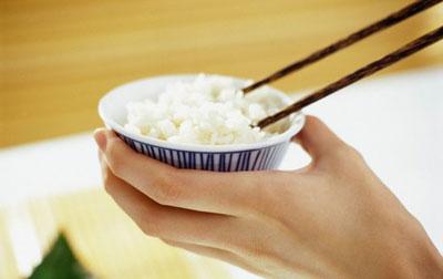 为什么不吃主食也不能减肥 不吃米饭可以减肥吗?会有副作用!-汇美优普